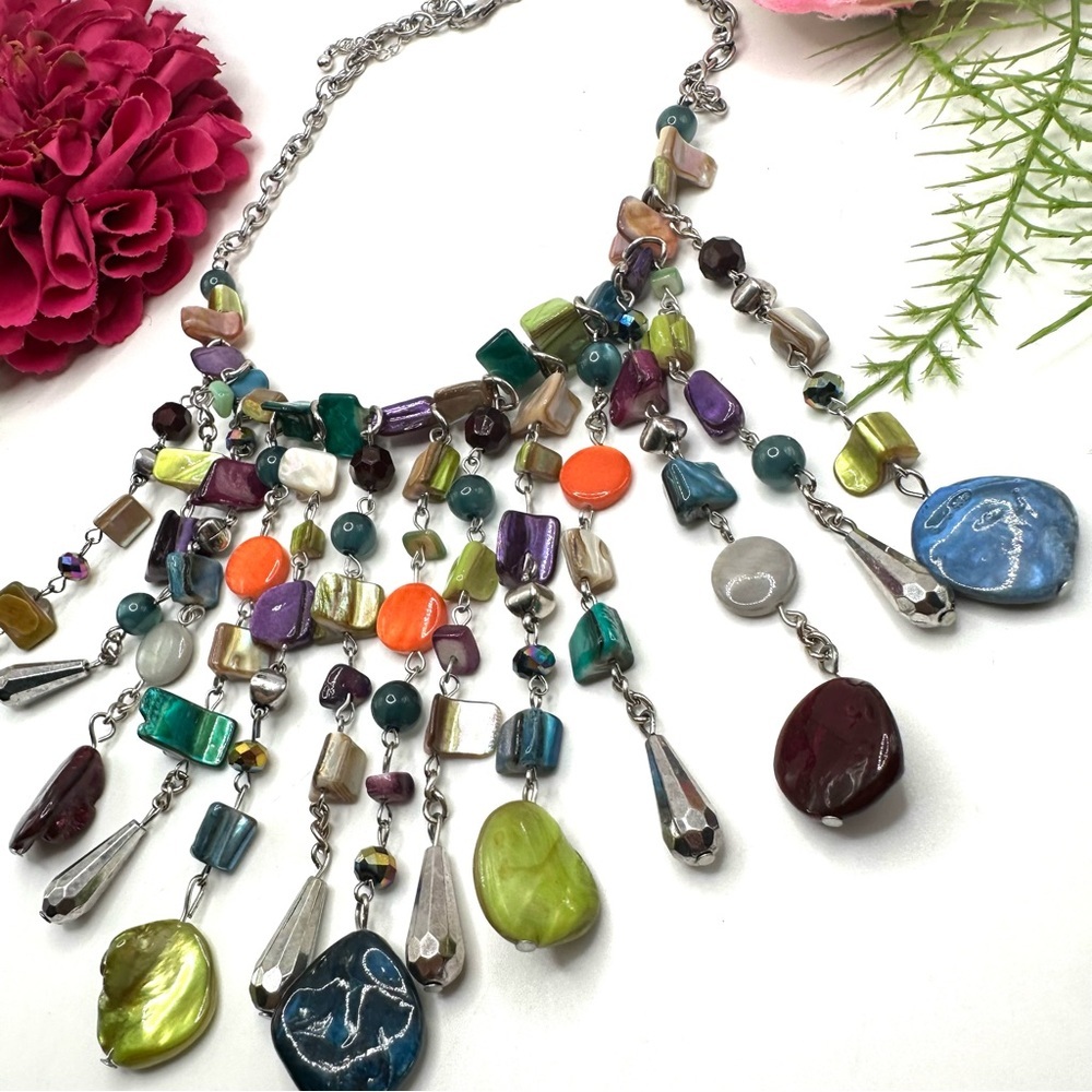 NEW⚜️Mother Of Pearl & Glass Crystal Chandelier Necklace - Picture 3 of 6